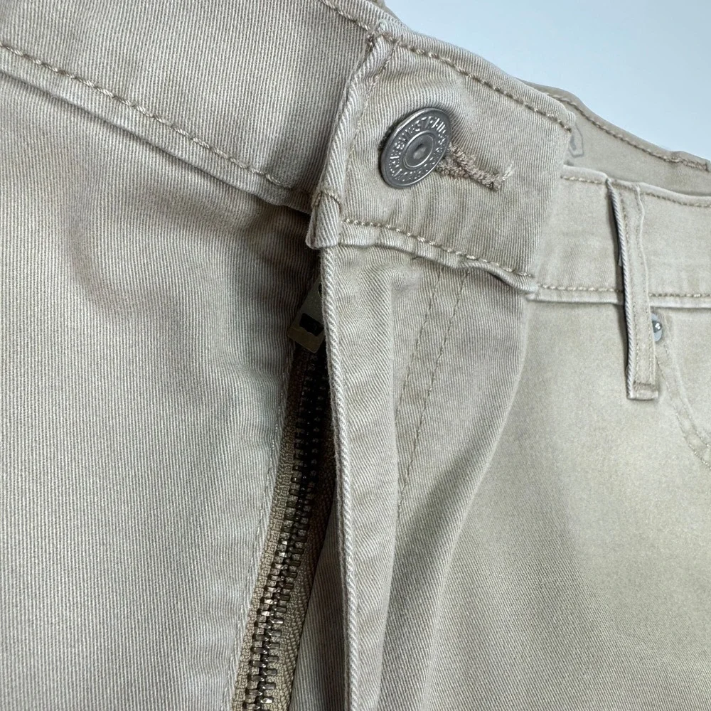 Levi's 541 Athletic Taper Khaki Pants Mens 46x34 Measures 46x32 Stretch Big Tall
